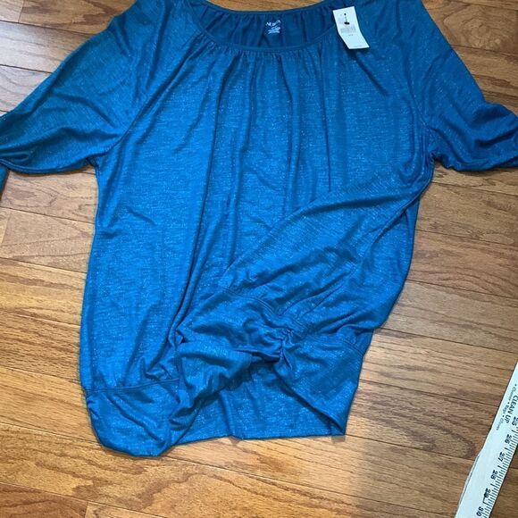 Lane Bryant size 18-20 scoop neck long sleeve top NWT - Picture 10 of 10
